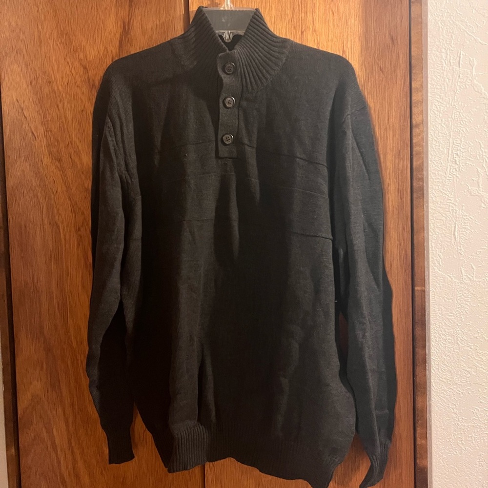 Dark grey pullover sweater